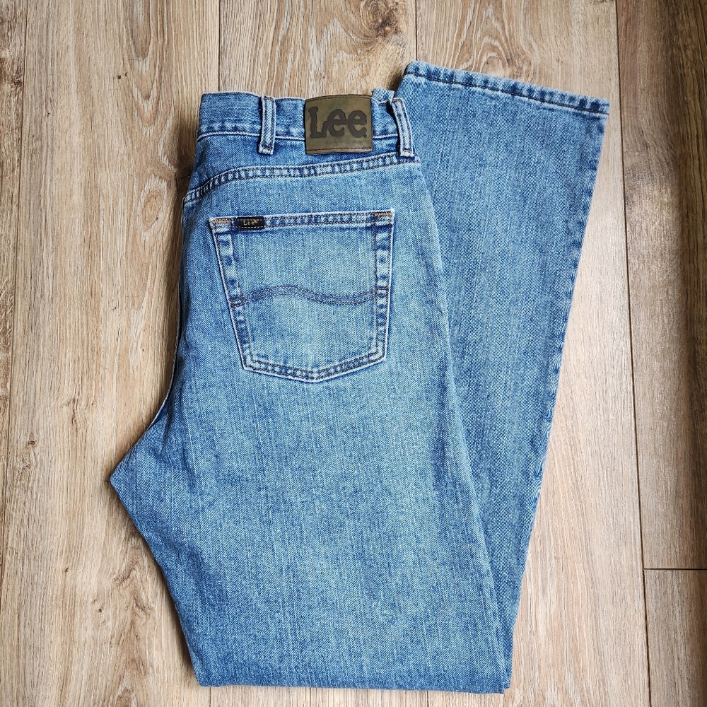 MEN'S LEE RELAXED STRAIGT LEG JEANS SIZE 38 X 34